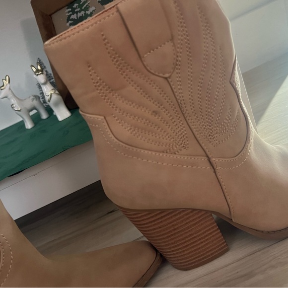 Women’s Qupid ankle boots-7.5 - Picture 5 of 7